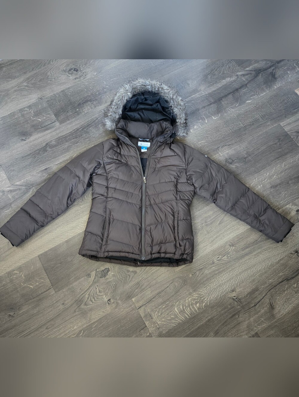 Columbia Womens Olive Green Puffer Jacket with Faux Fur-Trim Hood